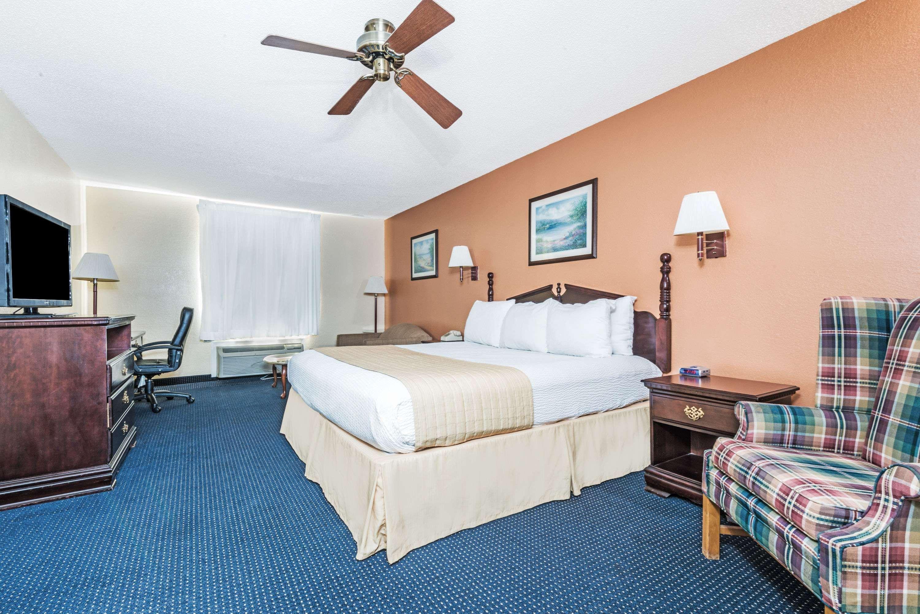 Hotel Days By Wyndham Troy