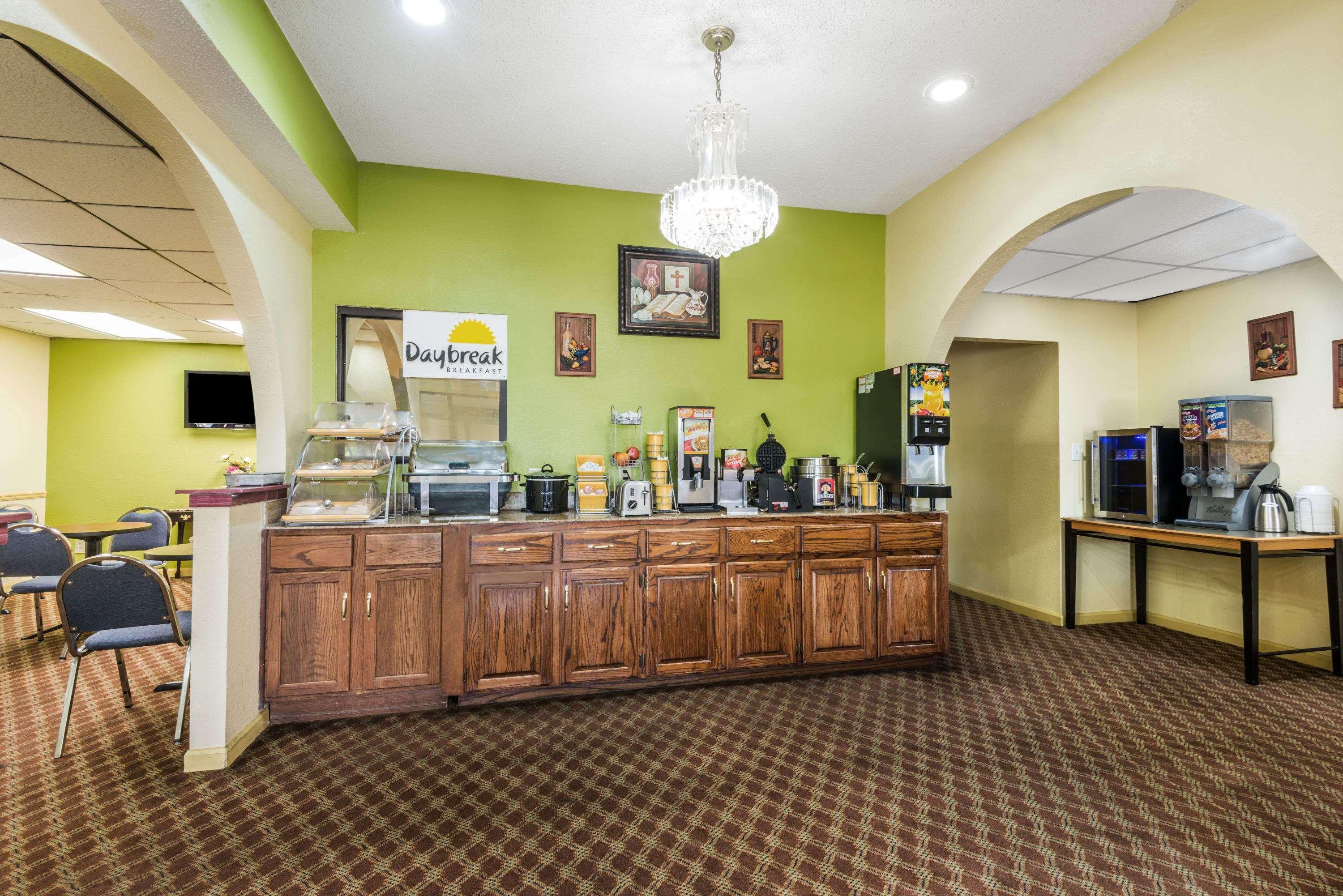 Days By Wyndham Hotel 2*
