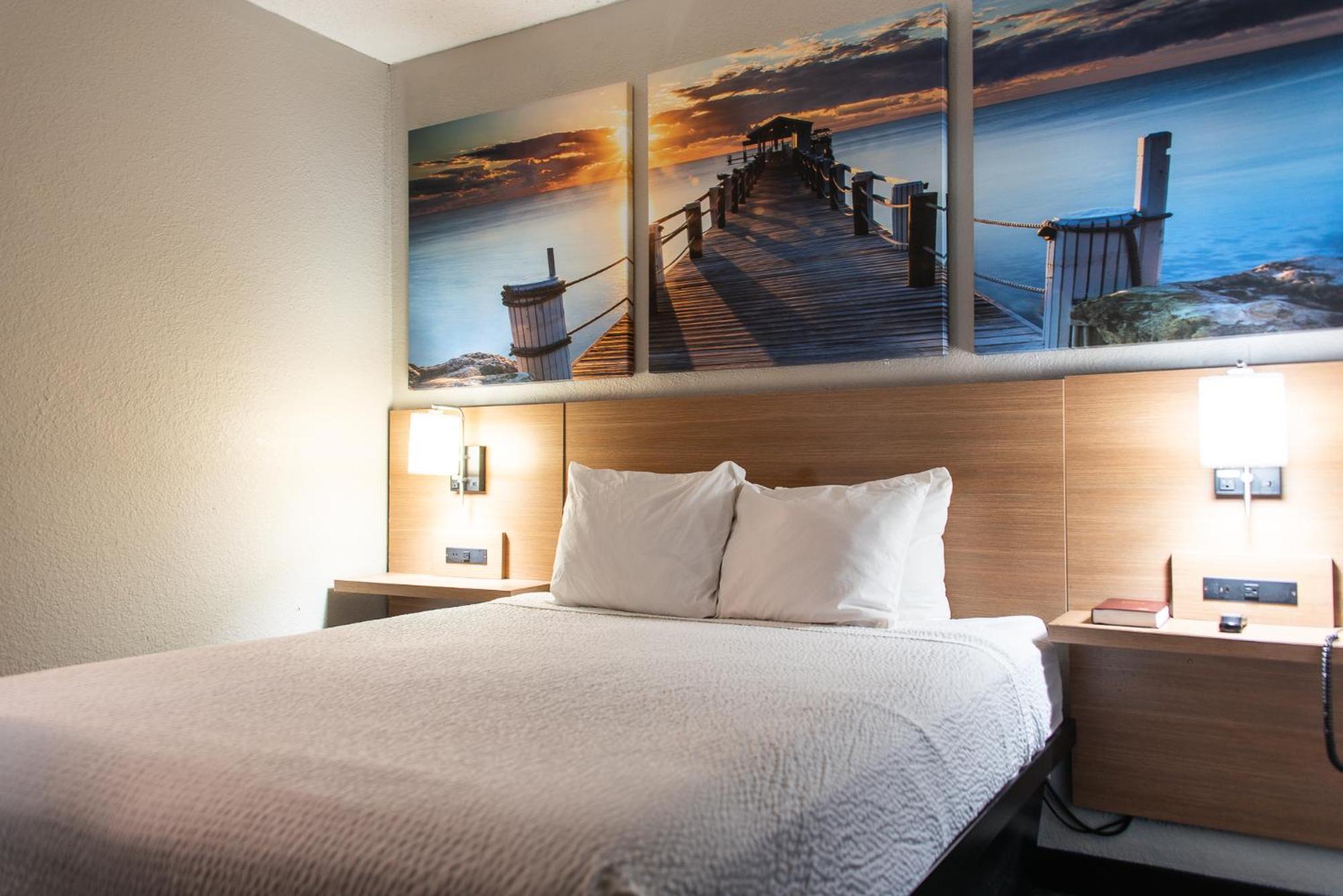 Days By Wyndham Hotel 2*