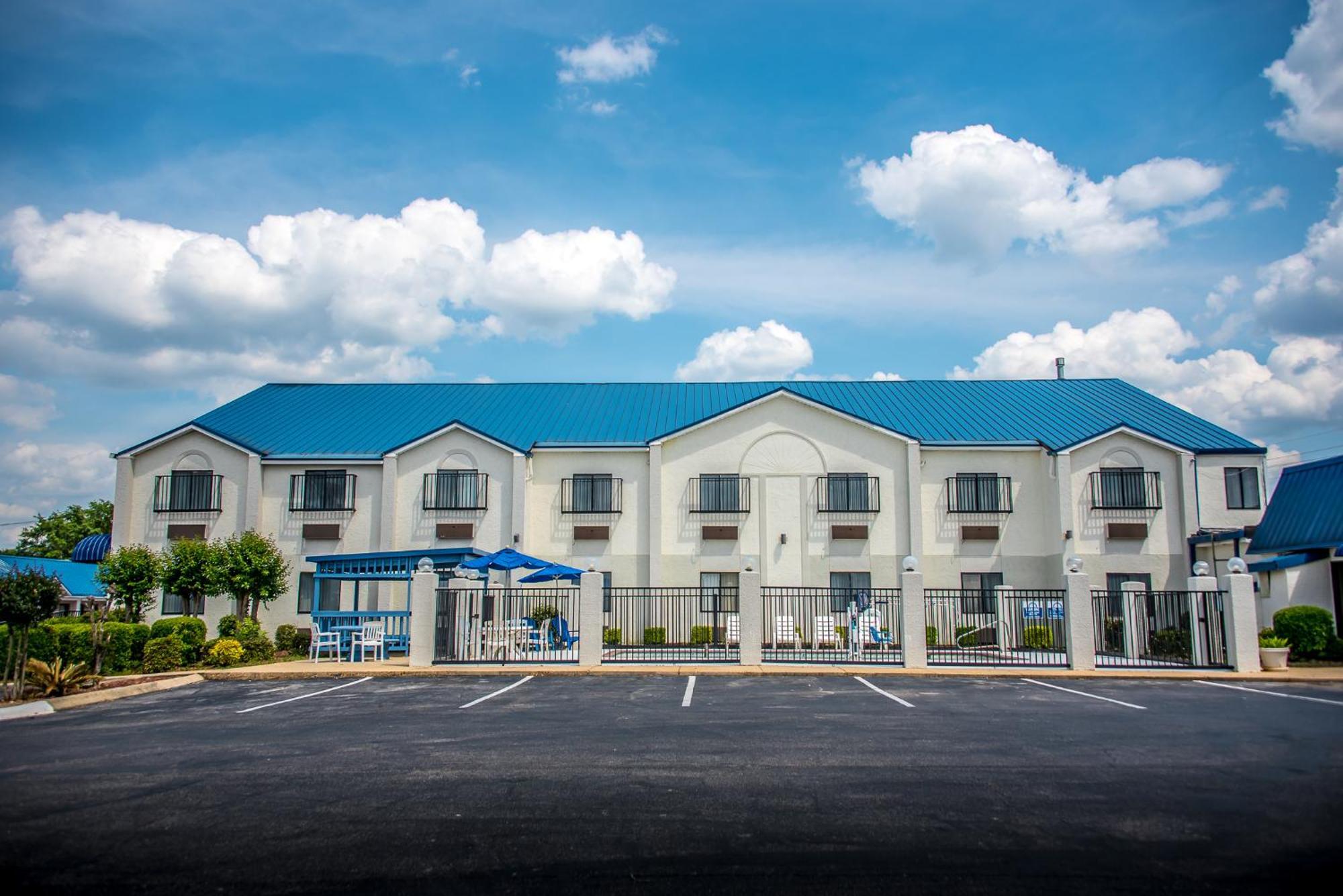 Days By Wyndham Hotel