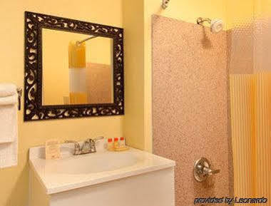Days By Wyndham Hotel Troy